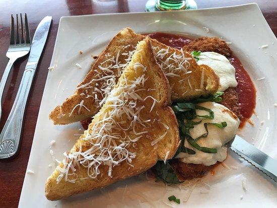 Americana Grill & Fountain